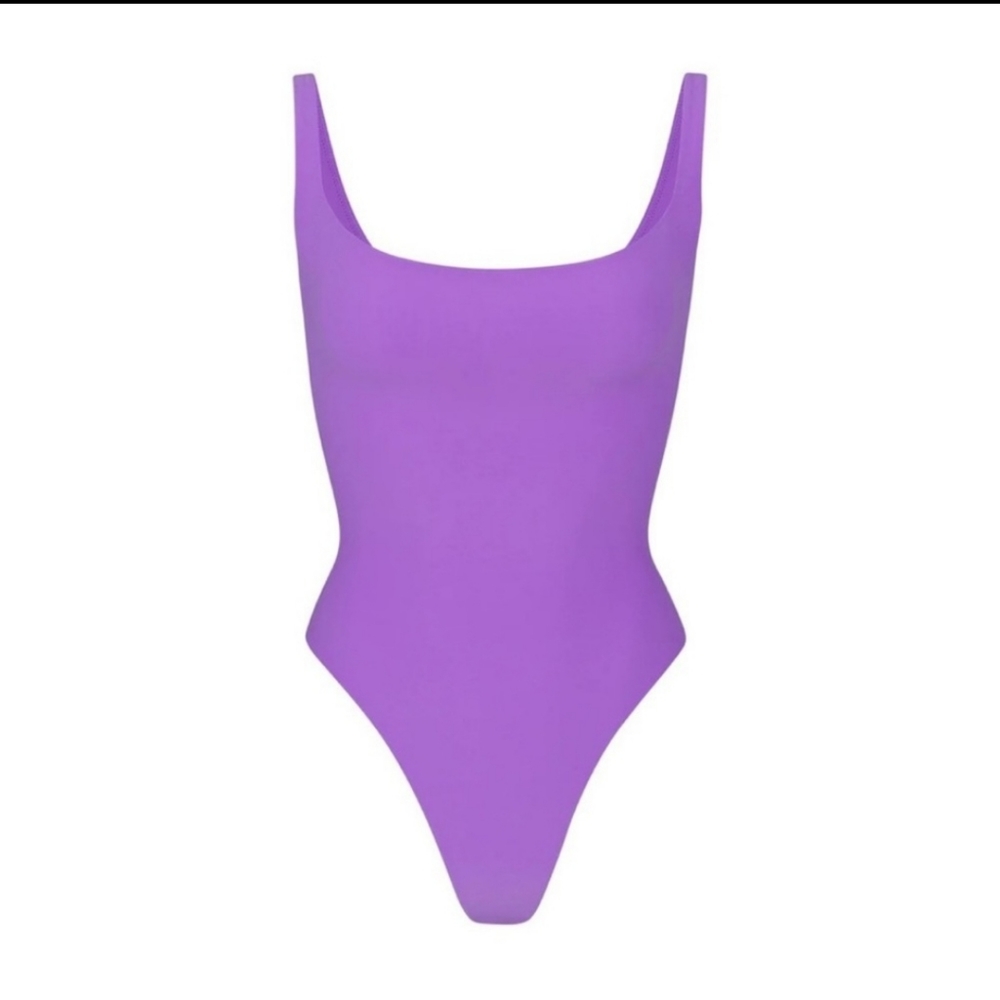 SKIMS Fits Everybody Square neck Bodysuit  in Ultra Violet - Picture 4 of 4